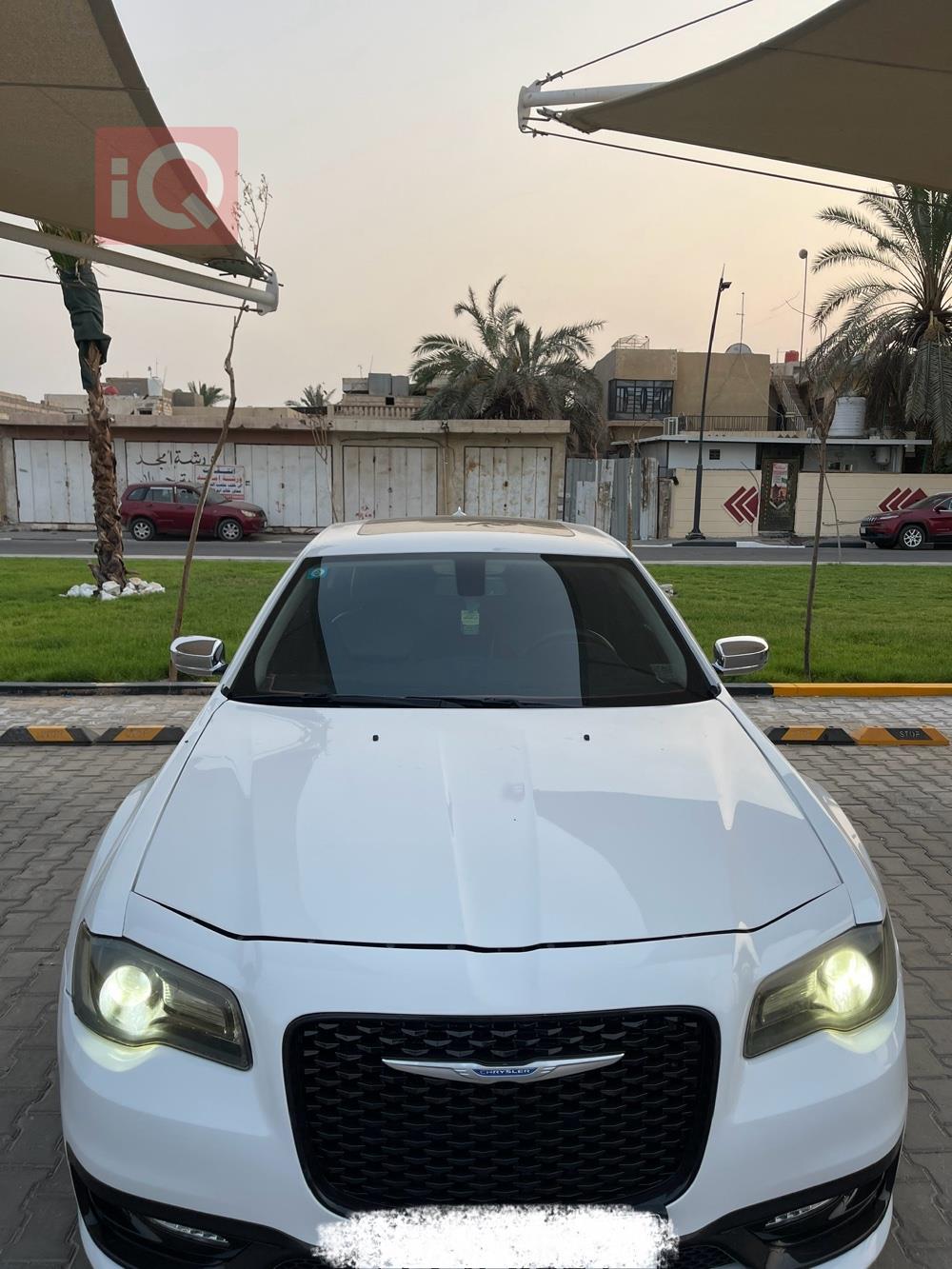 كرايسلر 300